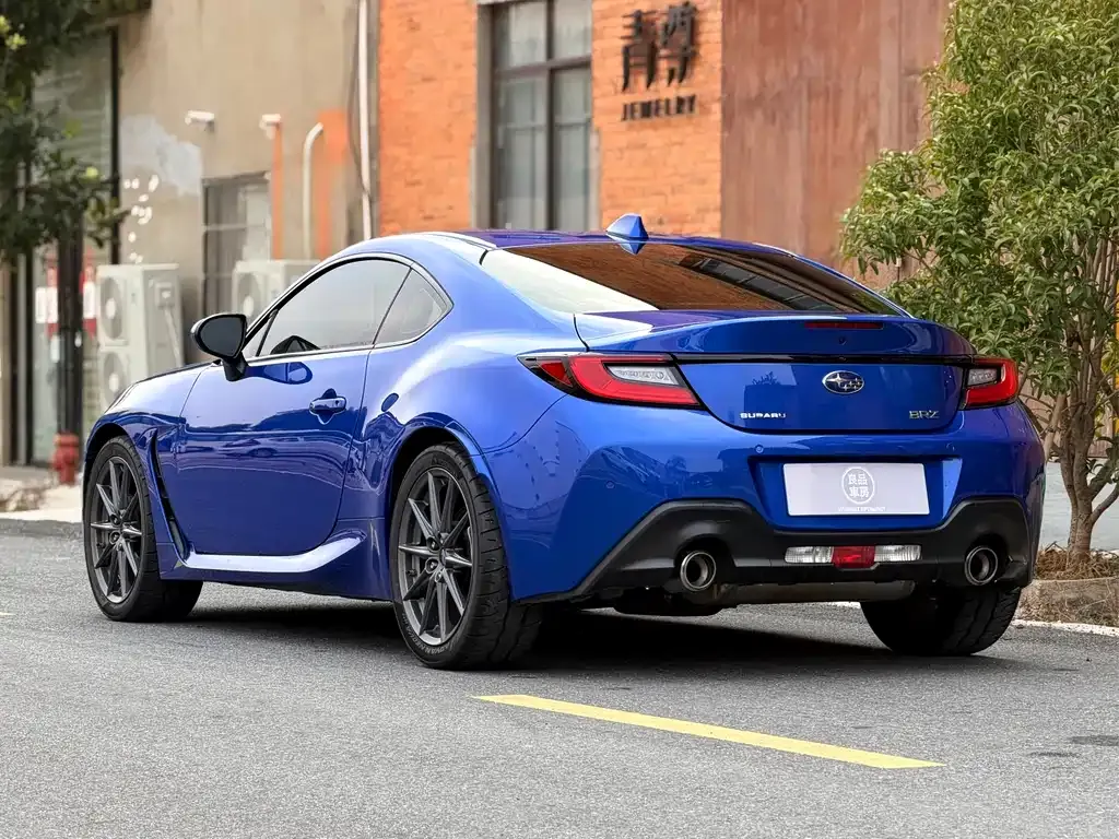 Subaru BRZ 2023 из CN, фото 4