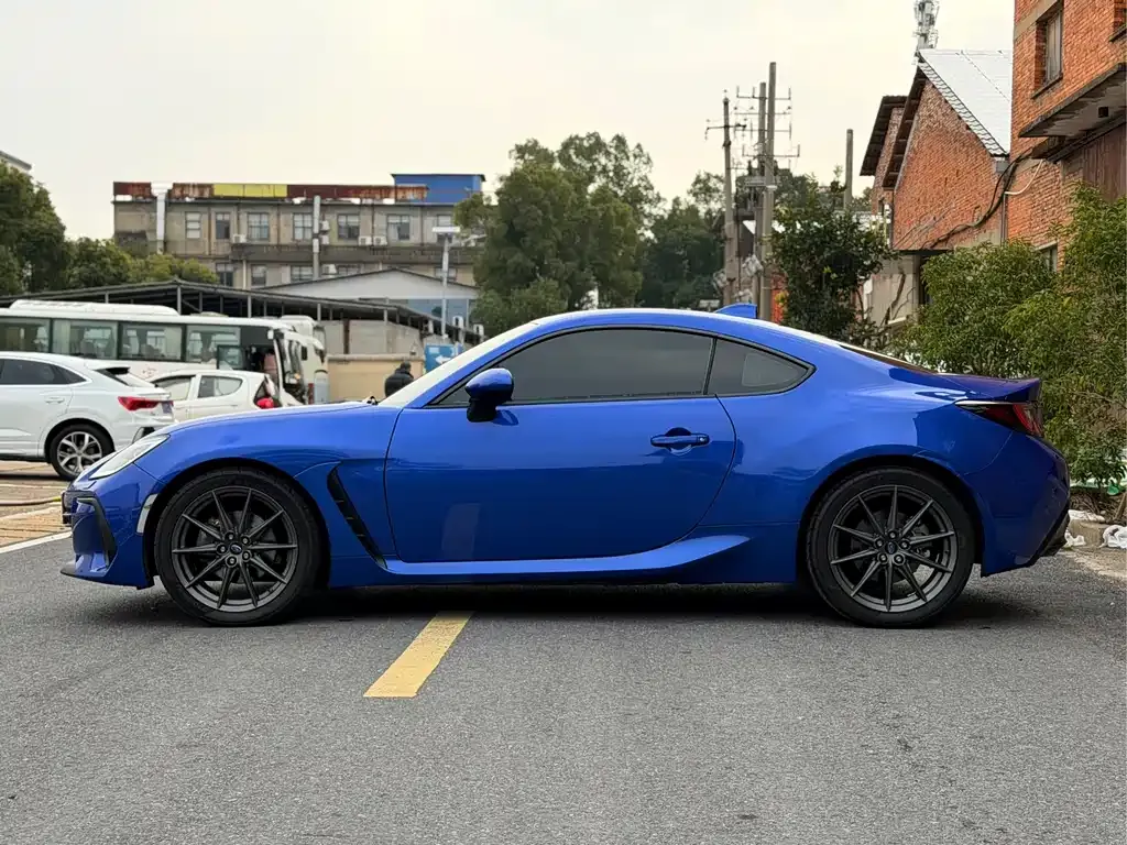 Subaru BRZ 2023 из CN, фото 3