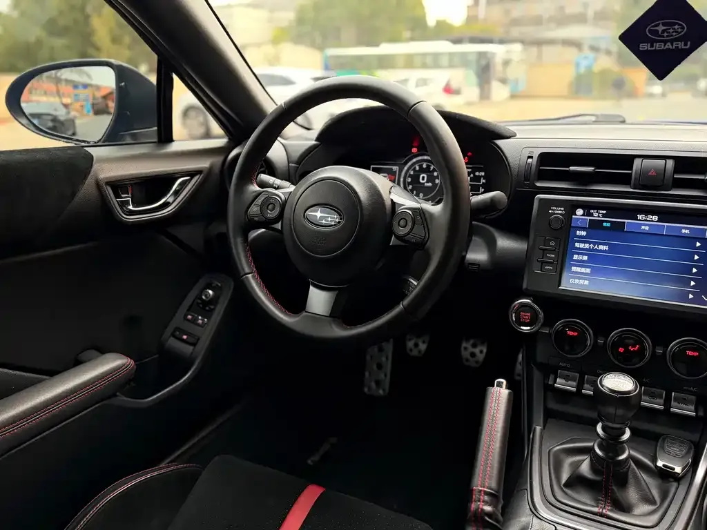 Subaru BRZ 2023 из CN, фото 6