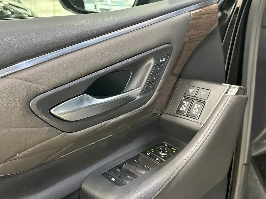 Toyota Alphard 2024 из CN, фото 10