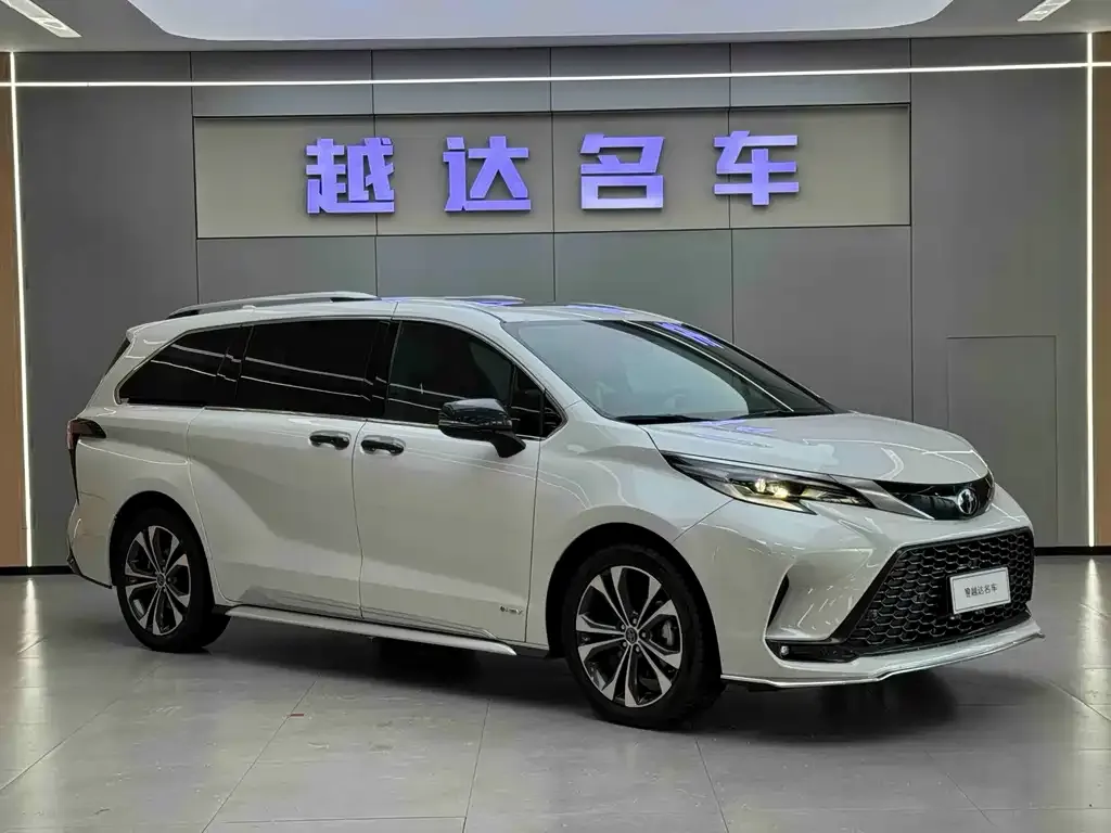 Toyota Granvia — фото 4