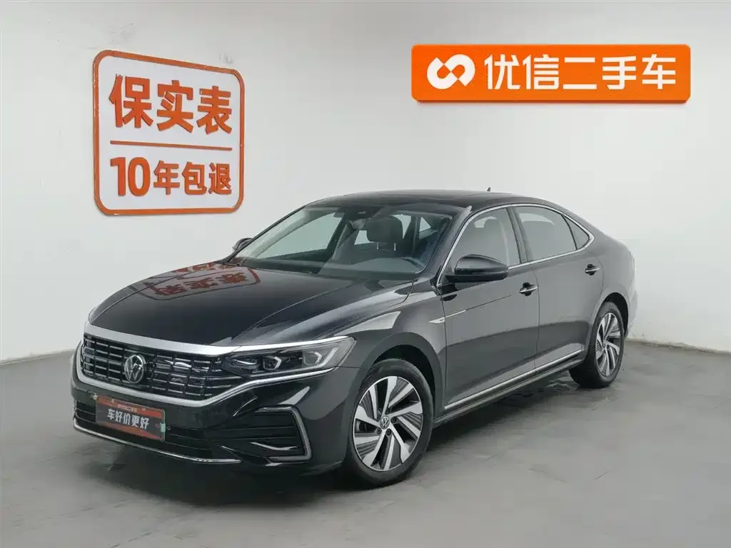 Volkswagen Passat New Energy — фото 1