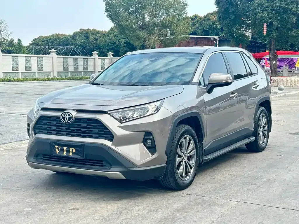 Toyota RAV4 2024 из CN, фото 1