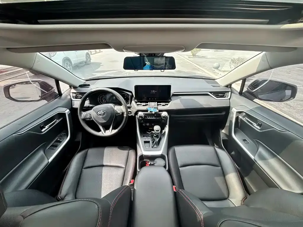 Toyota RAV4 2024 из CN, фото 4
