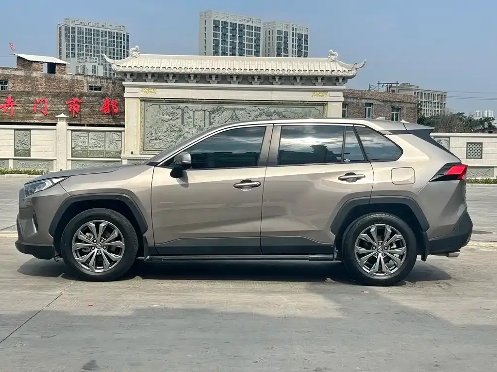 Toyota RAV4 2024 из CN, фото 7