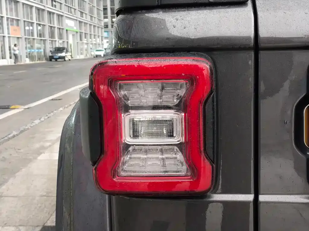 Jeep Wrangler PHEV 2022 из CN, фото 8