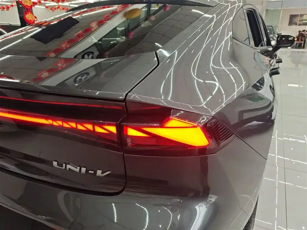 Changan UNI-V 2023 из CN, фото 5