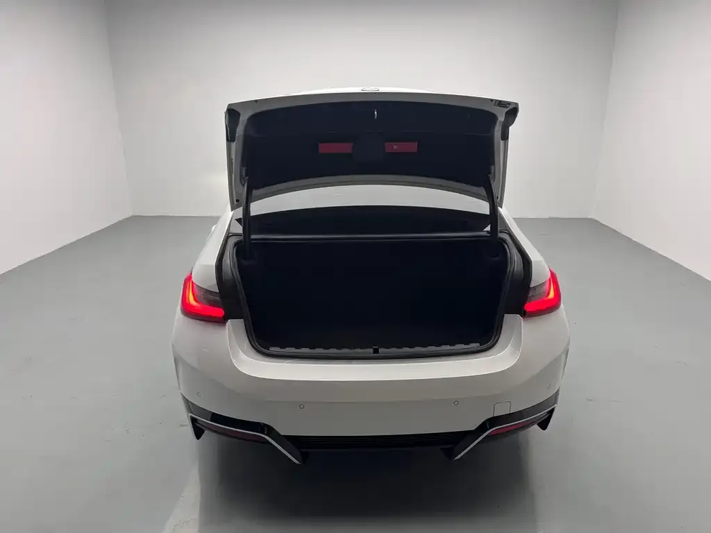 BMW i3 2024 из CN, фото 5