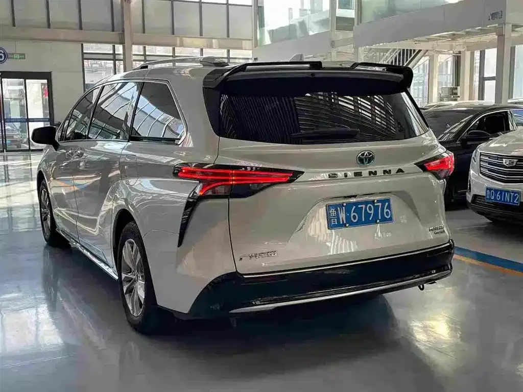 Toyota Sienna 2022 из CN, фото 5