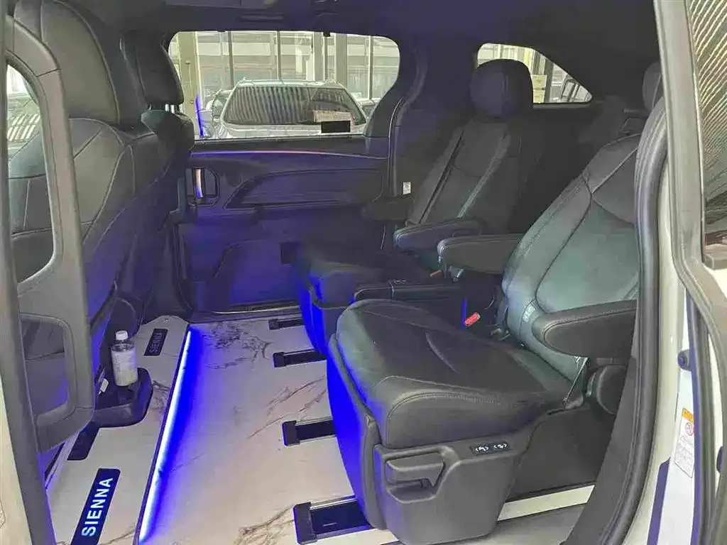 Toyota Sienna 2022 из CN, фото 6