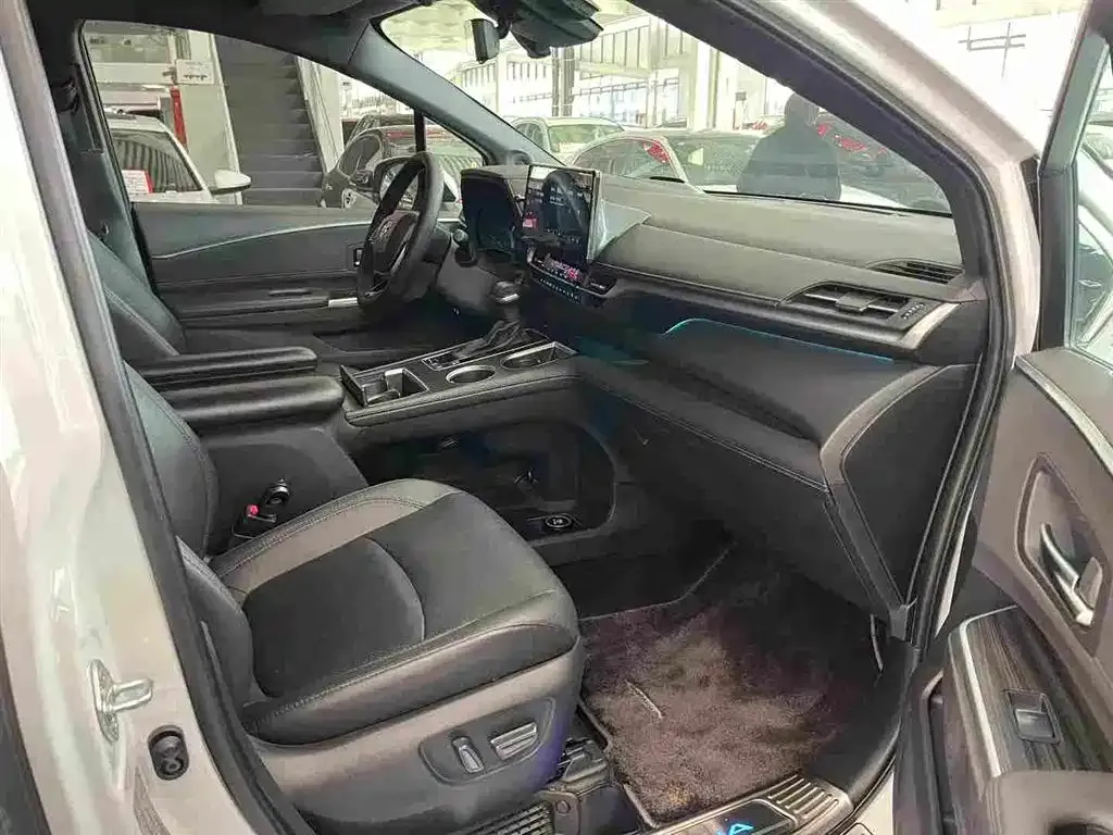 Toyota Sienna 2022 из CN, фото 8