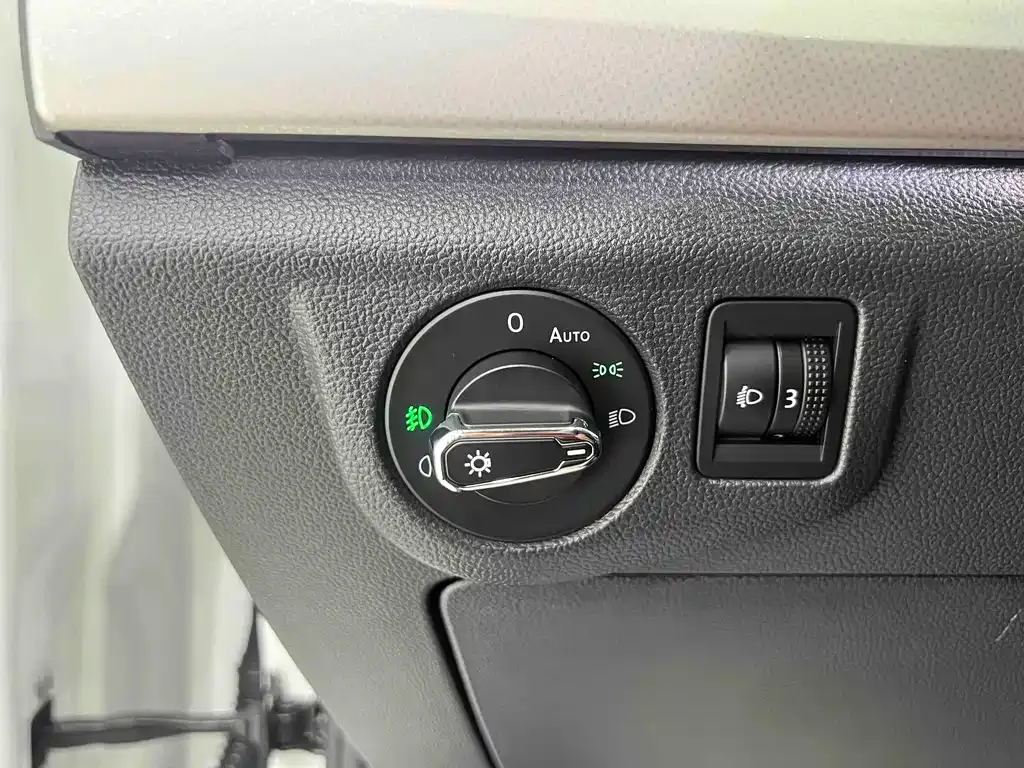 Volkswagen Bora 2022 из CN, фото 8