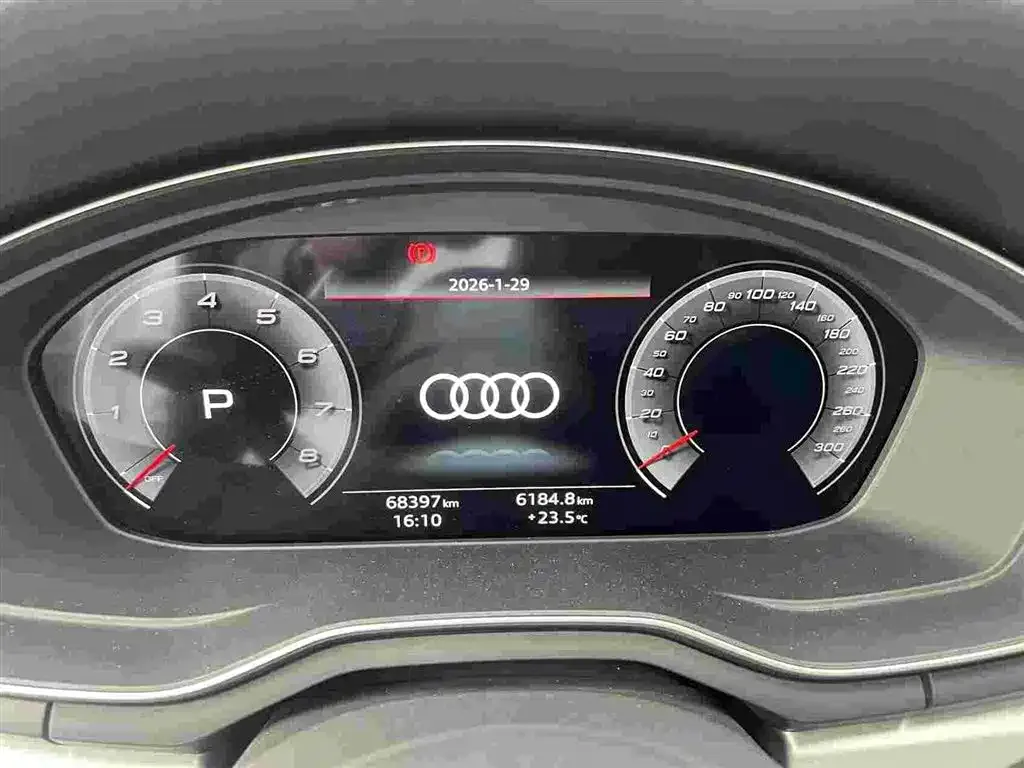 Audi A4L 2021 из CN, фото 4