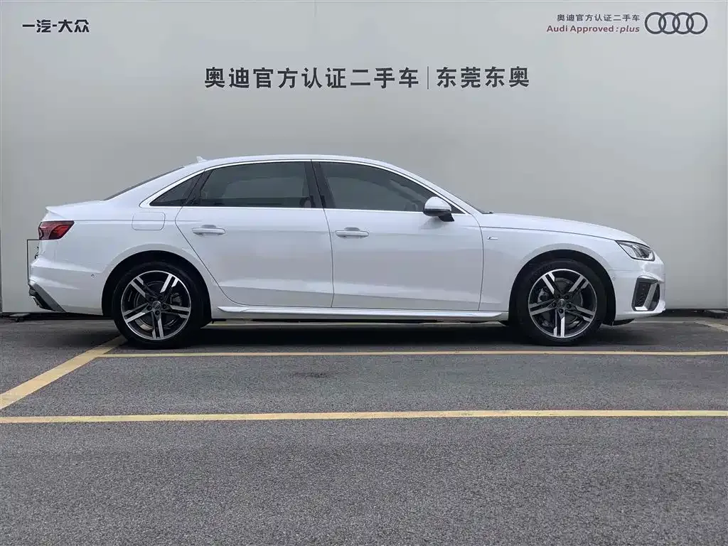 Audi A4L 2021 из CN, фото 2