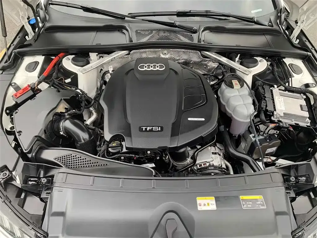 Audi A4L 2021 из CN, фото 6