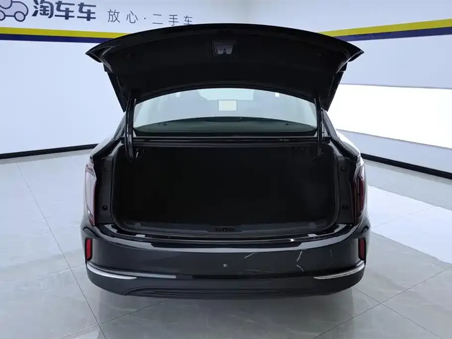 Hongqi E-QM5 — фото 5