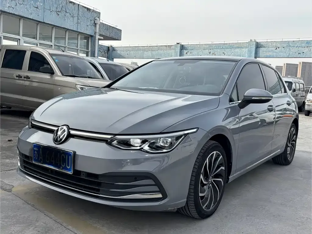 Volkswagen Golf 2023 из CN, фото 1