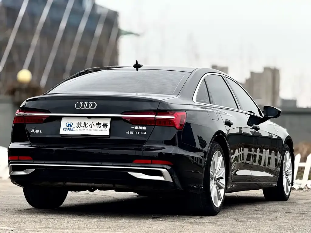 Audi A6L — фото 10