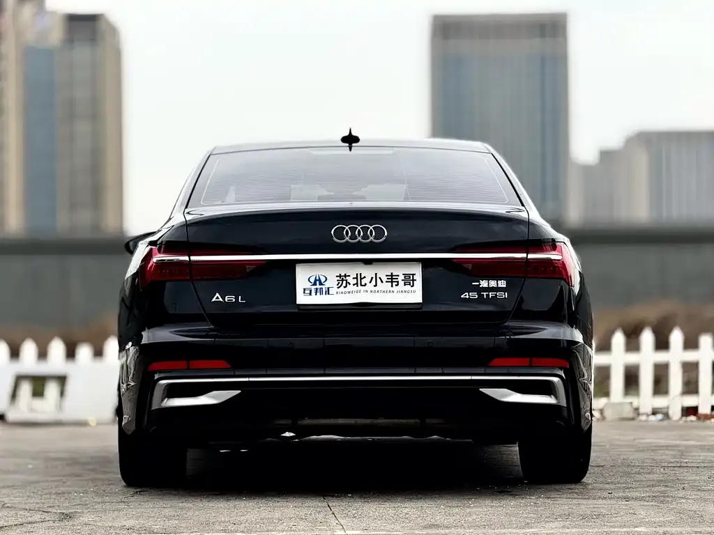 Audi A6L — фото 2