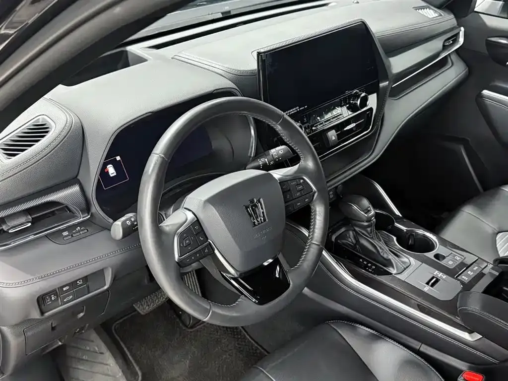Toyota Crown Kluger 2024 из CN, фото 6