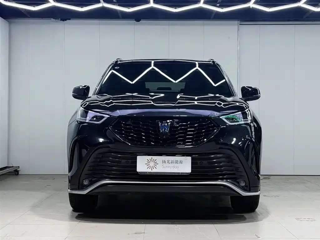 Toyota Crown Kluger 2024 из CN, фото 10