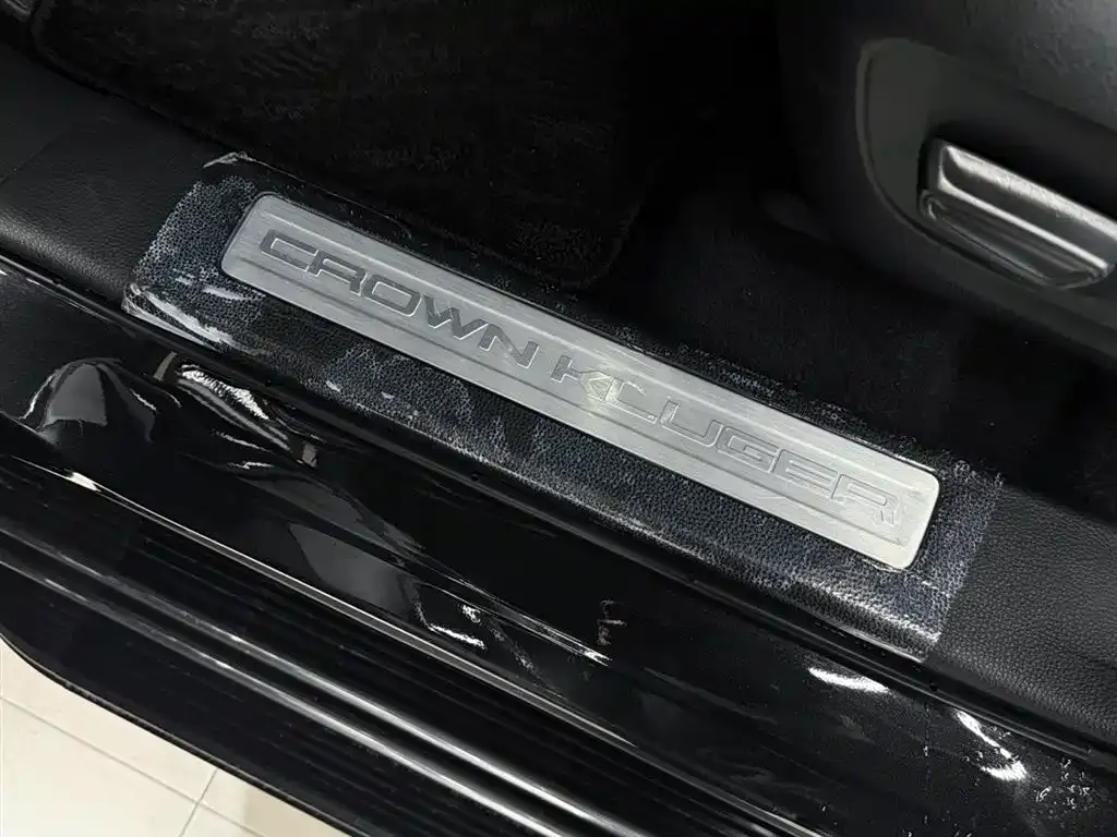 Toyota Crown Kluger 2024 из CN, фото 8