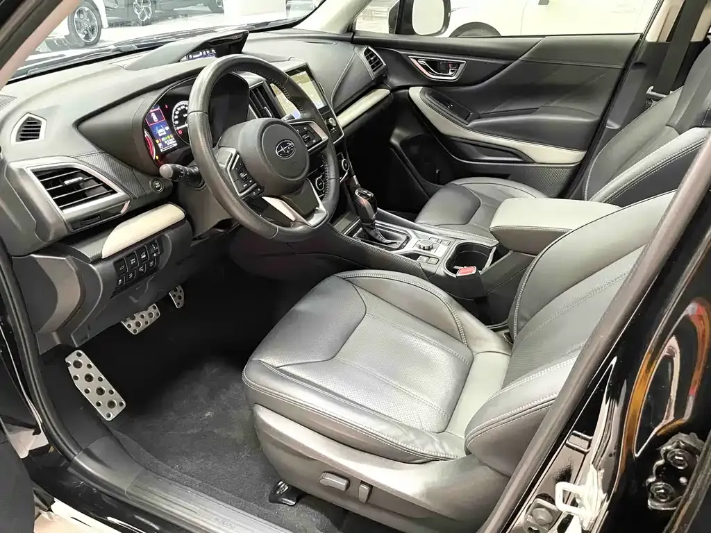 Subaru Forester 2022 из CN, фото 2