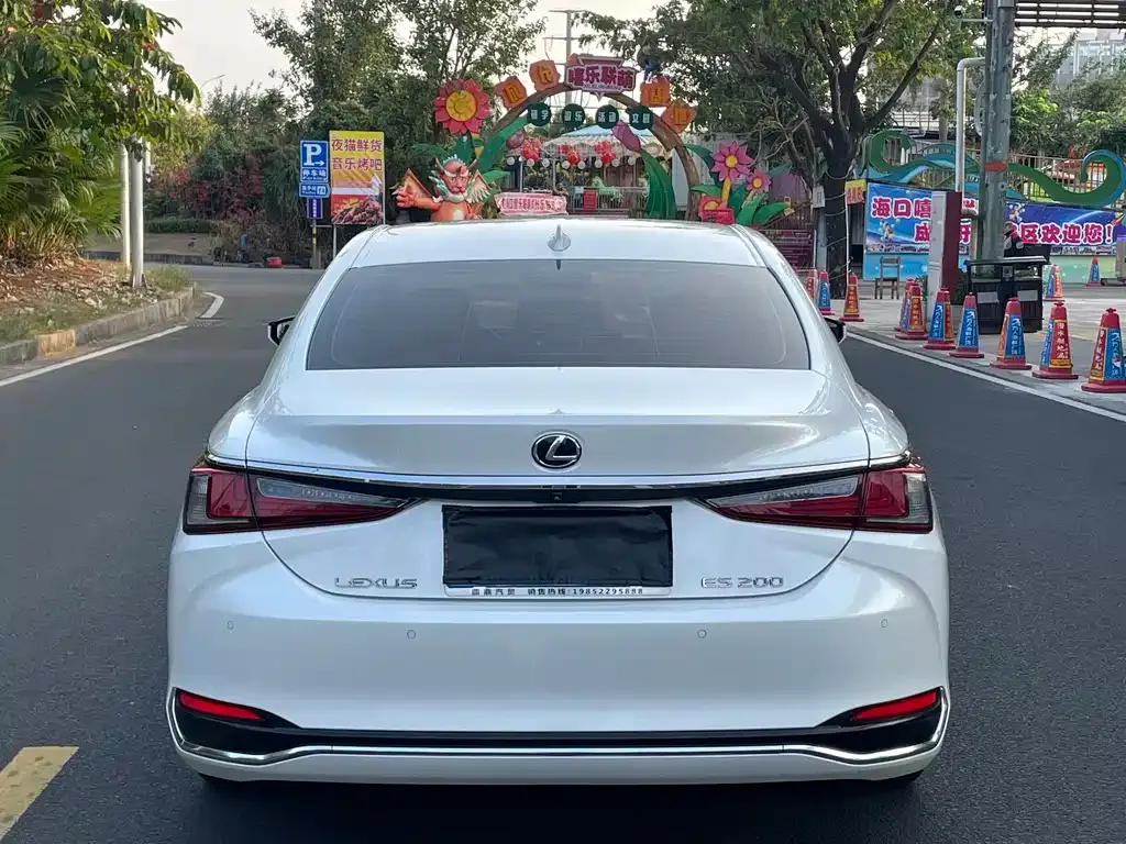 Lexus ES — фото 2