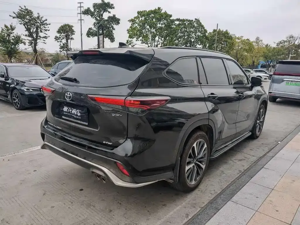Toyota Crown Kluger 2025 из CN, фото 9