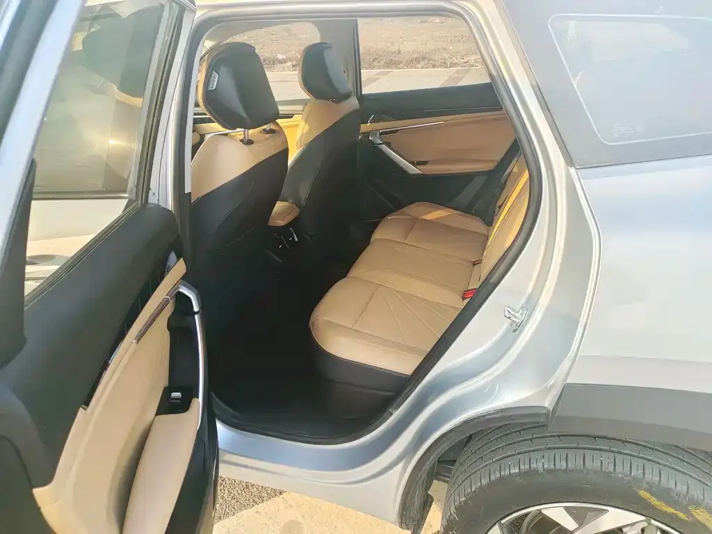 Geely Boyue L 2023 из CN, фото 3