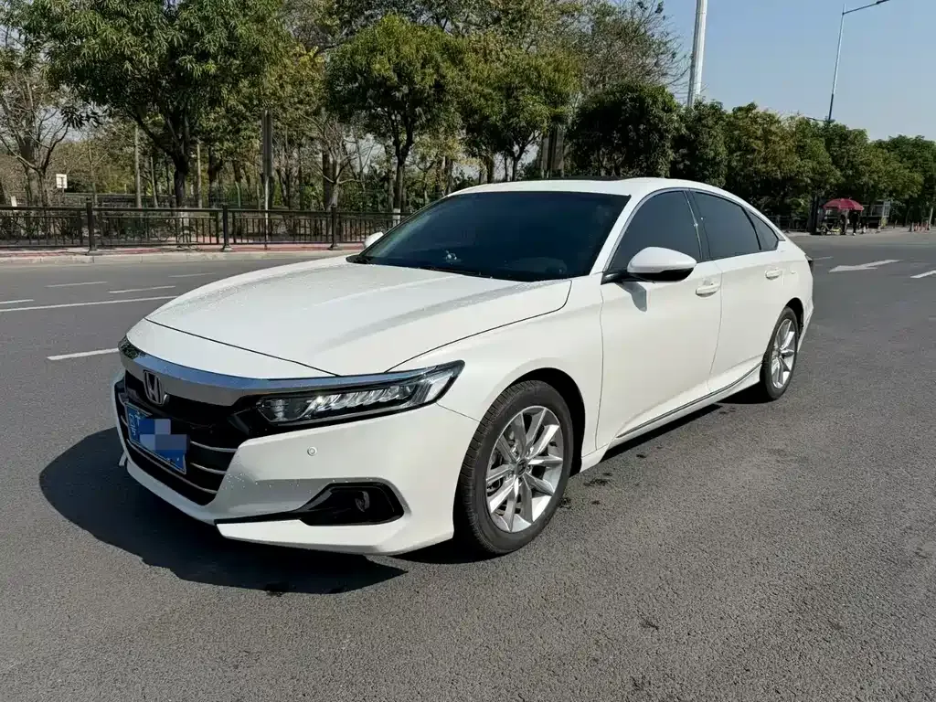Honda Accord — фото 1