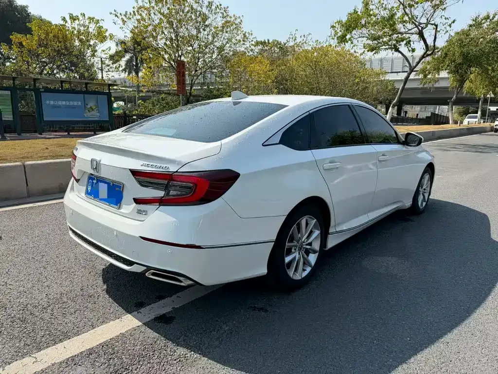 Honda Accord — фото 7
