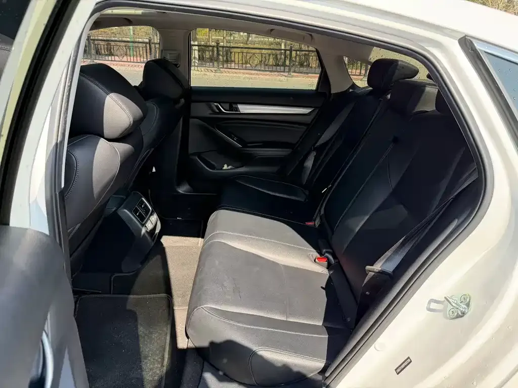 Honda Accord — фото 2