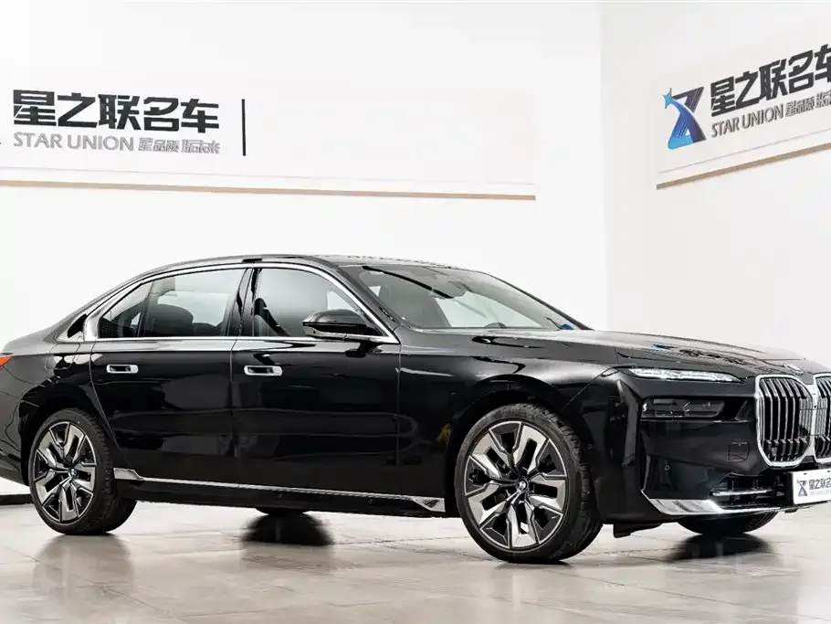 BMW 7 Series 2024 из CN, фото 10
