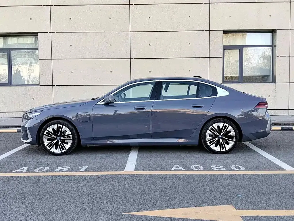 BMW i5 2024 из CN, фото 10