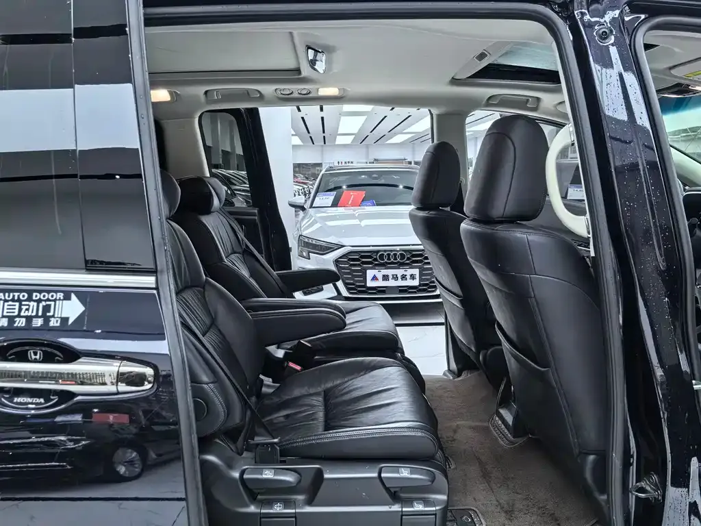 Honda Odyssey — фото 10