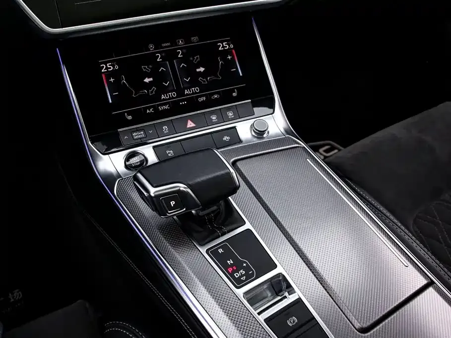 Audi A6L — фото 8
