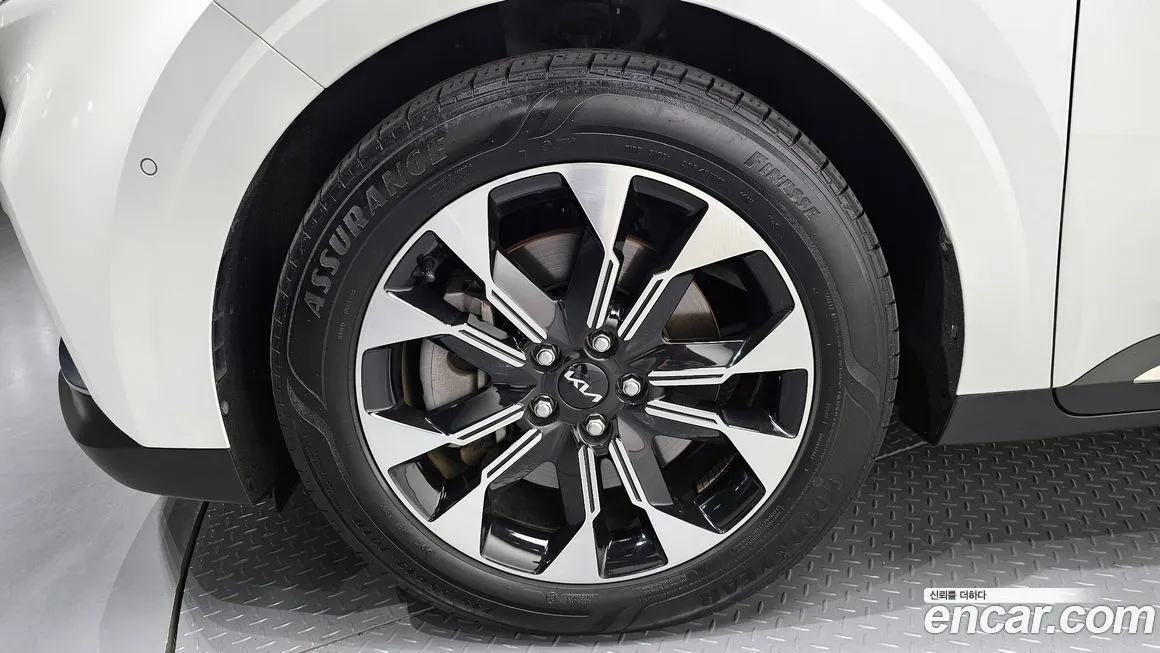 Kia Carnival — фото 10