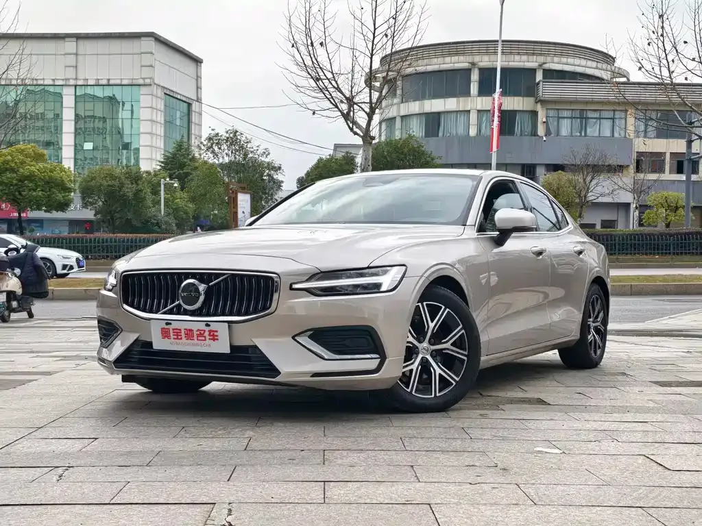 Volvo S60 2025 из CN, фото 1