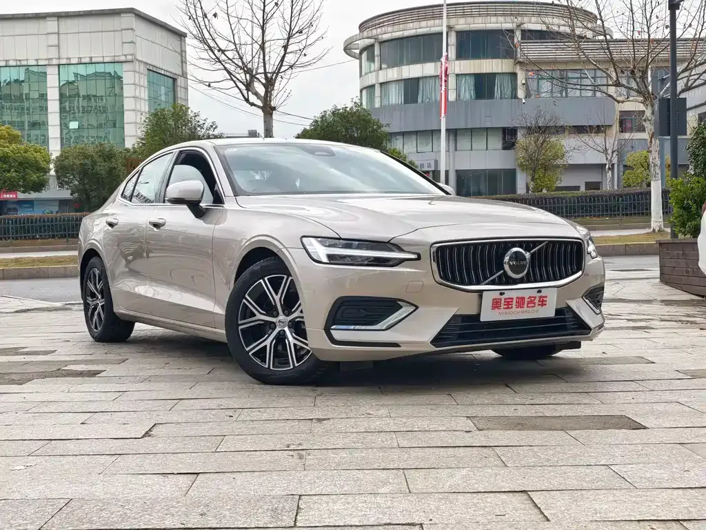 Volvo S60 2025 из CN, фото 9
