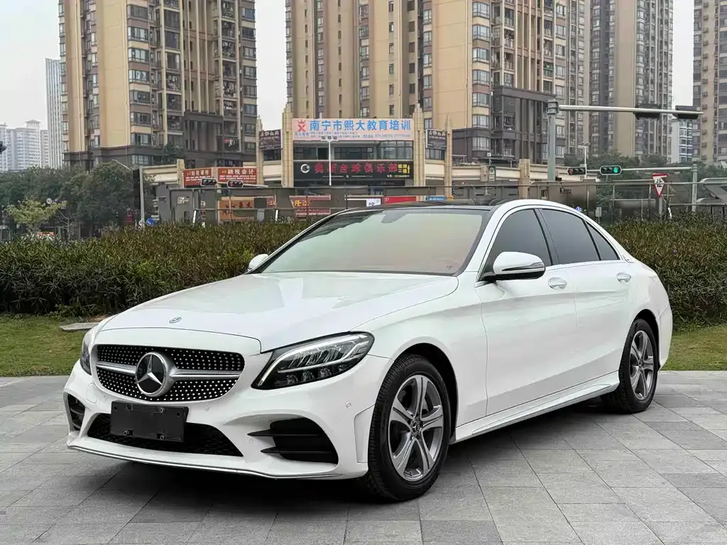 Mercedes-Benz C-Class — фото 1