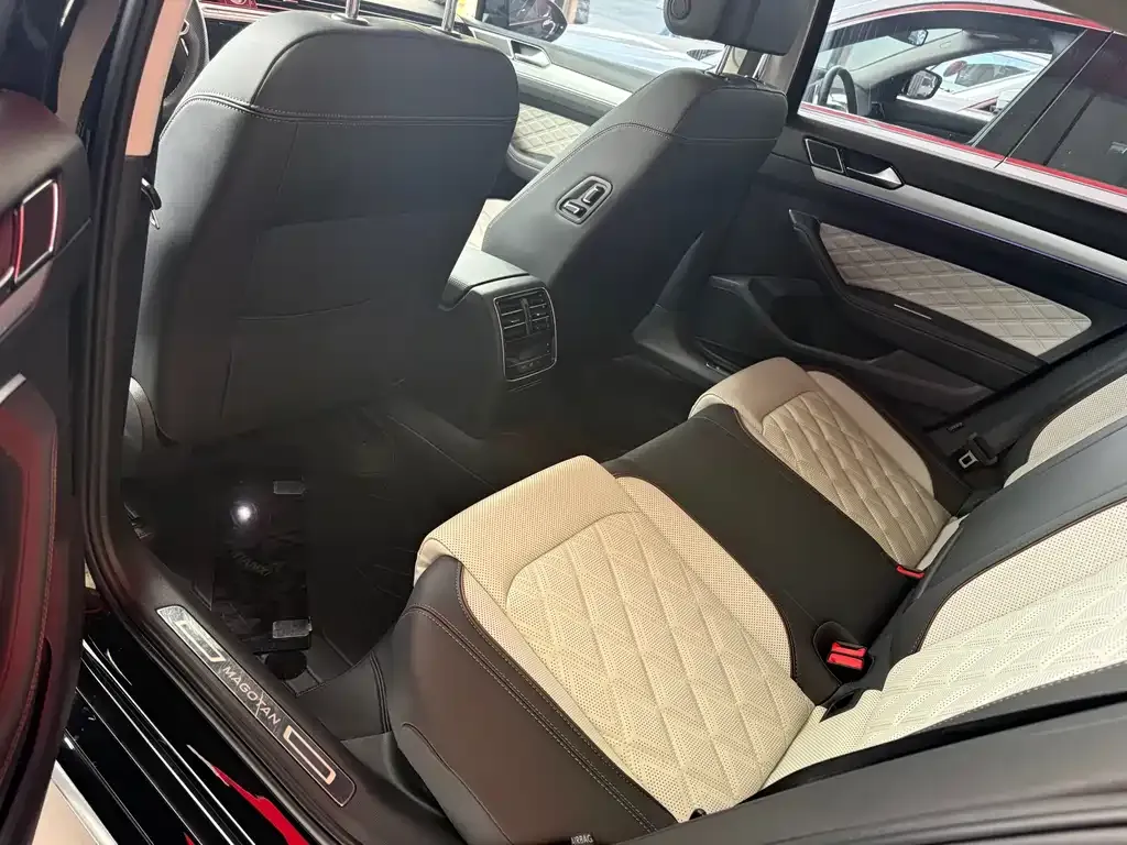 Volkswagen Magotan 2023 из CN, фото 7