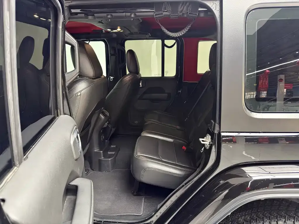 Jeep Wrangler 2021 из CN, фото 2