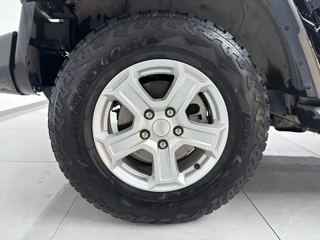 Jeep Wrangler 2021 из CN, фото 9