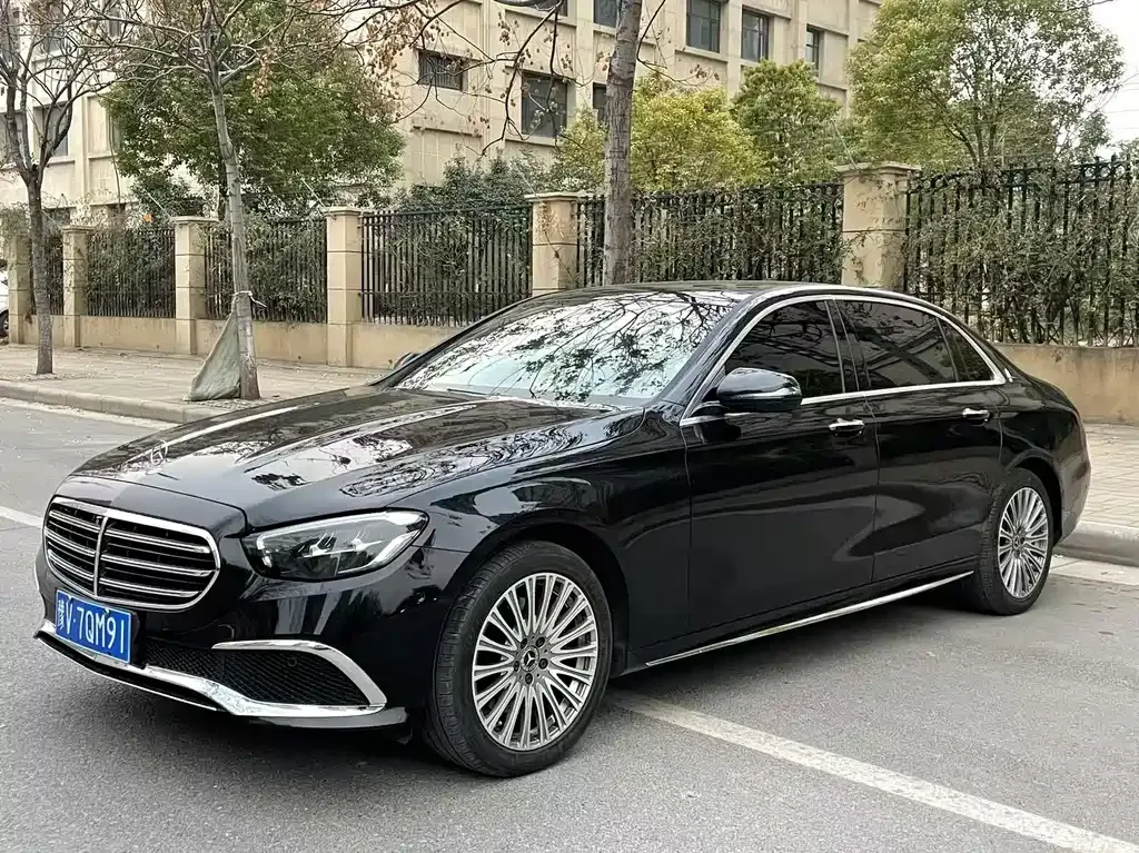 Mercedes-Benz E-Class — фото 6