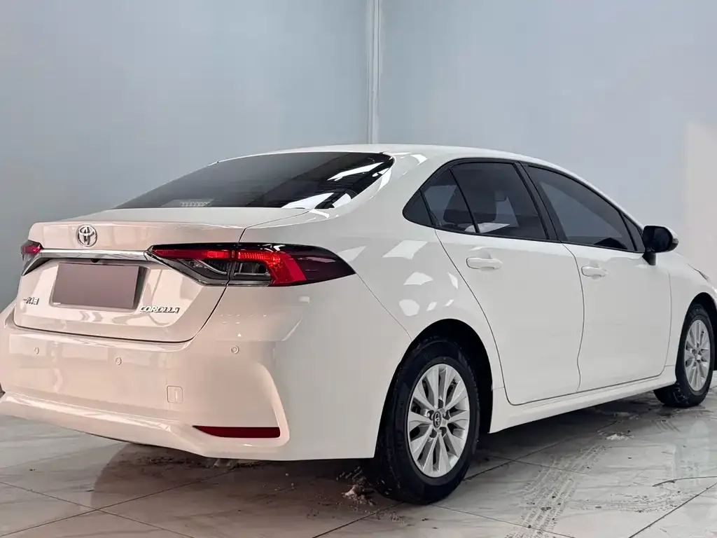 Toyota Corolla 2021 из CN, фото 2