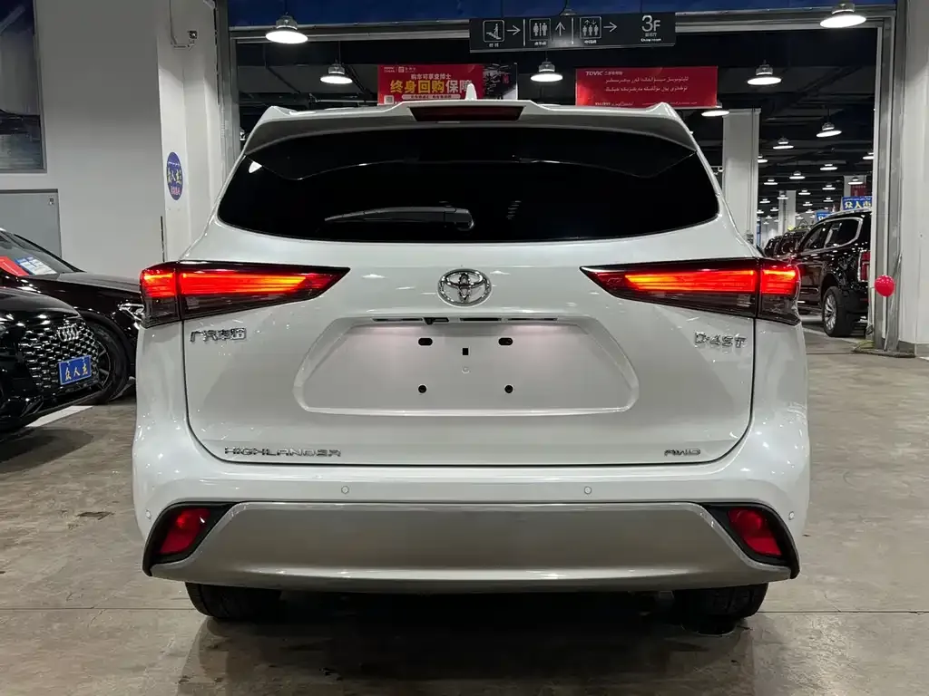 Toyota Highlander — фото 7