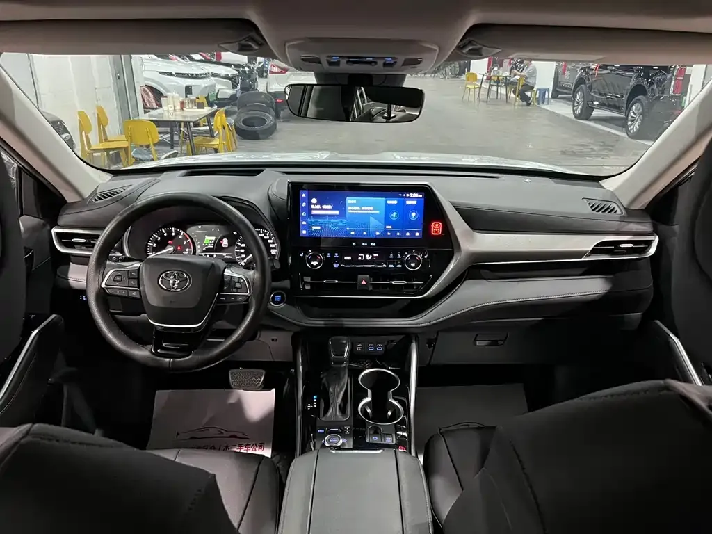 Toyota Highlander — фото 4