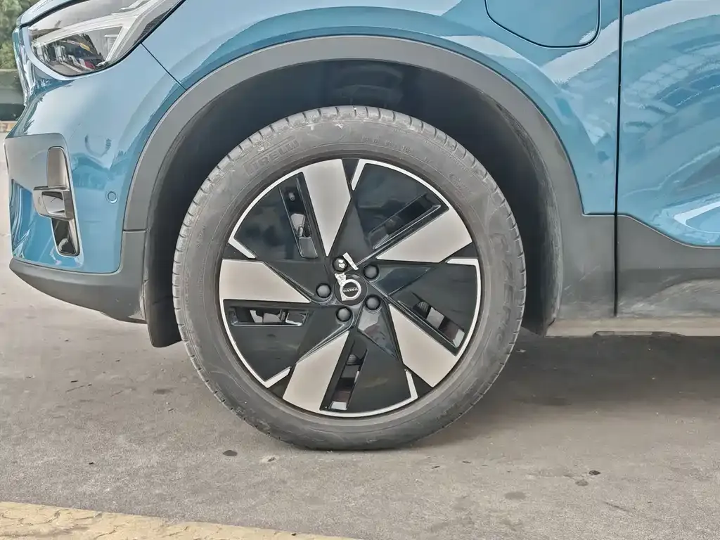 Volvo C40 2023 из CN, фото 3