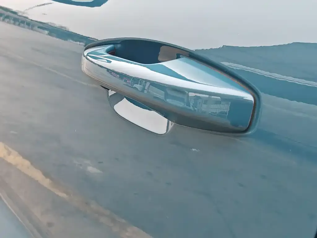 Volvo C40 2023 из CN, фото 8